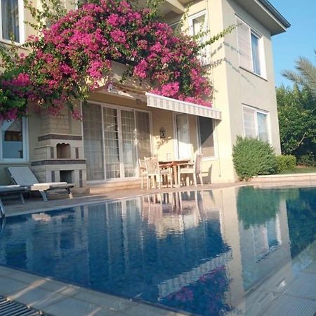 Goldcity Villa With Pool Kargicak  Zewnętrze zdjęcie